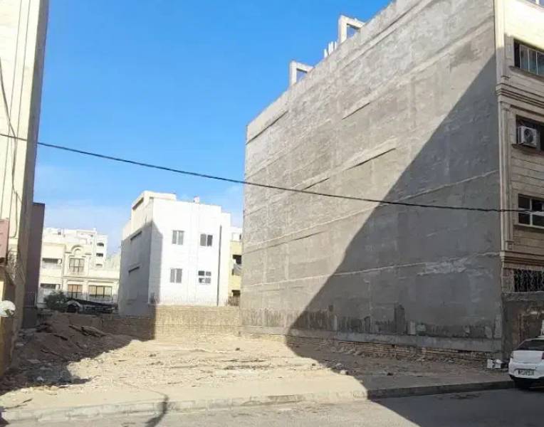                                             فروش زمین ۶۰۰ متری سی متری قائم
                                                                                زمین و باغ
                                        در  قم