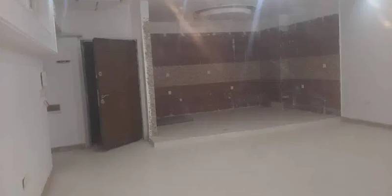                                             آپارتمان سنددار ۱۲۰متر سه خواب بر بلوارجمهوری
                                                                                آپارتمان
                                        در  قم