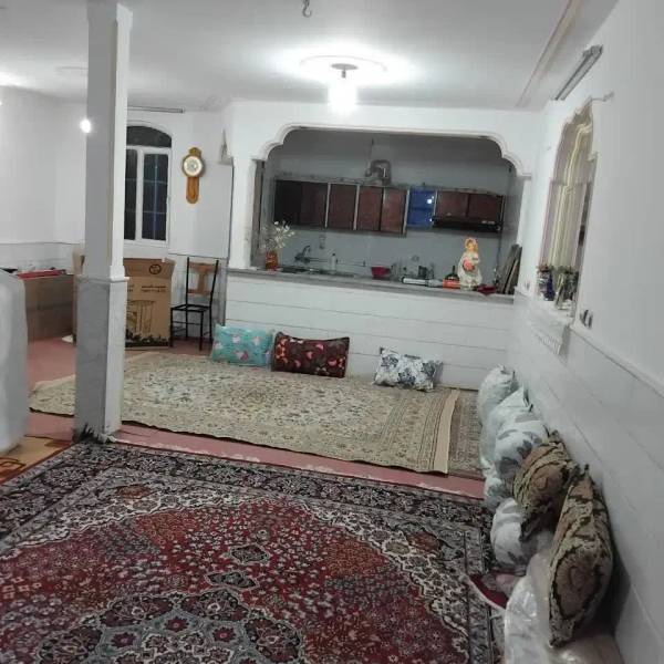                                             خانه متراژ 60متر 3طبقه واقع در بلوار کارگر کوچه 30
                                                                                منزل ویلایی
                                        در شهرک امام حسین قم