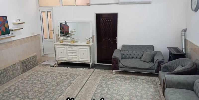                                             ملک مسکونی ویلایی سه طبقه
                                                                                منزل ویلایی
                                        در شهرک امام حسین قم