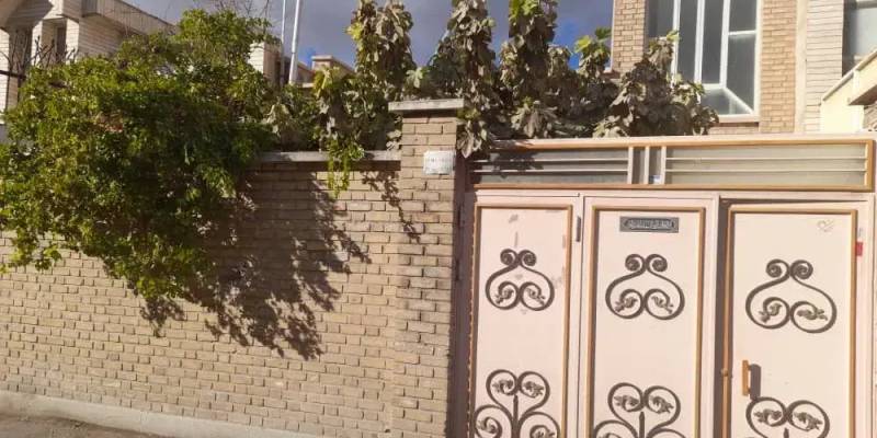                                             خانه قدیمی
                                                                                منزل ویلایی
                                        در در بهشت قم