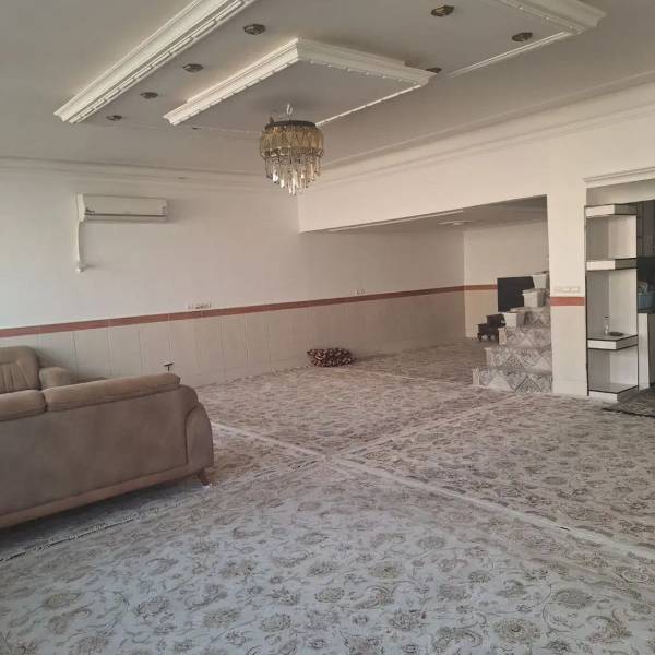 ویلایی ۱۳۰ متر ۹متر بهر کوچه ۱۰ متری