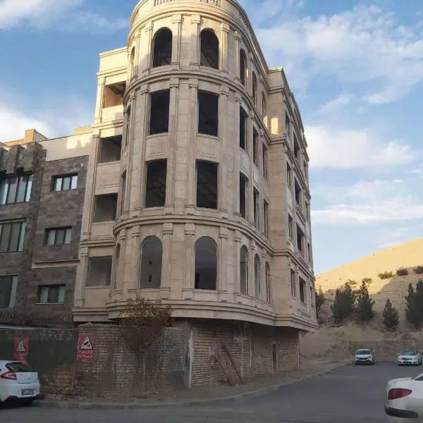                                             فروش آپارتمان تک واحدی
                                                                                آپارتمان
                                        در صفاشهر قم