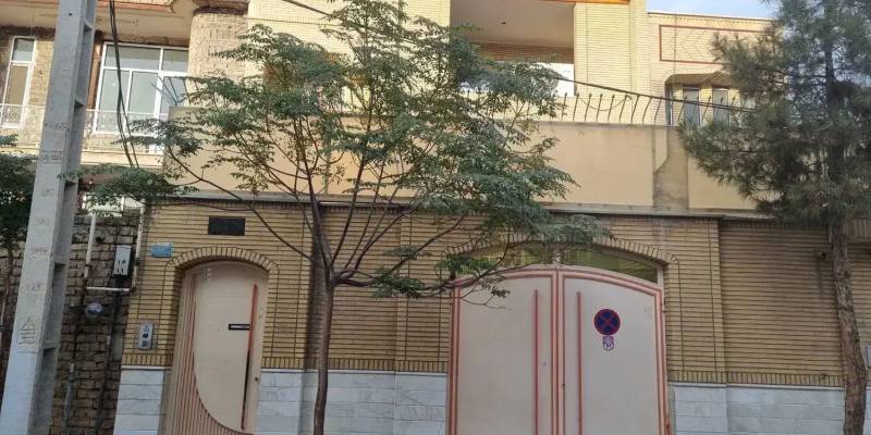۲۰۰ متر دو کله ۱۰ متر بر