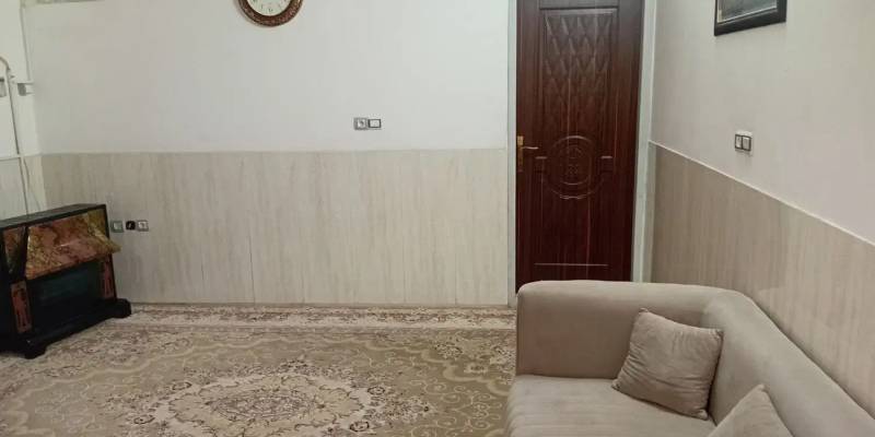                                             خانه سه طبقه نوساز شش دانگ
                                                                                منزل ویلایی
                                        در کیوانفر قم