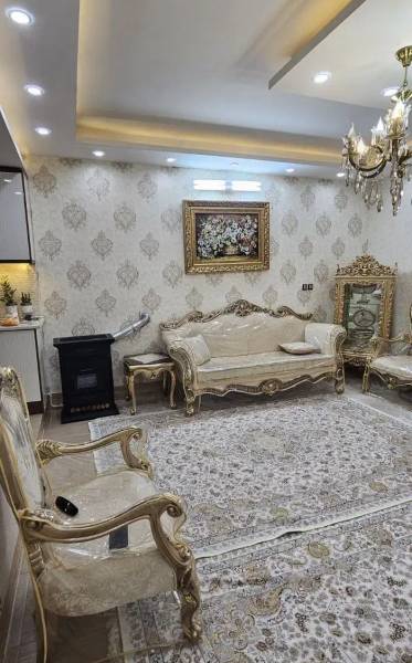                                             سه طبقه اول خیابان بعثت
                                                                                منزل ویلایی
                                        در شهرک امام حسین قم