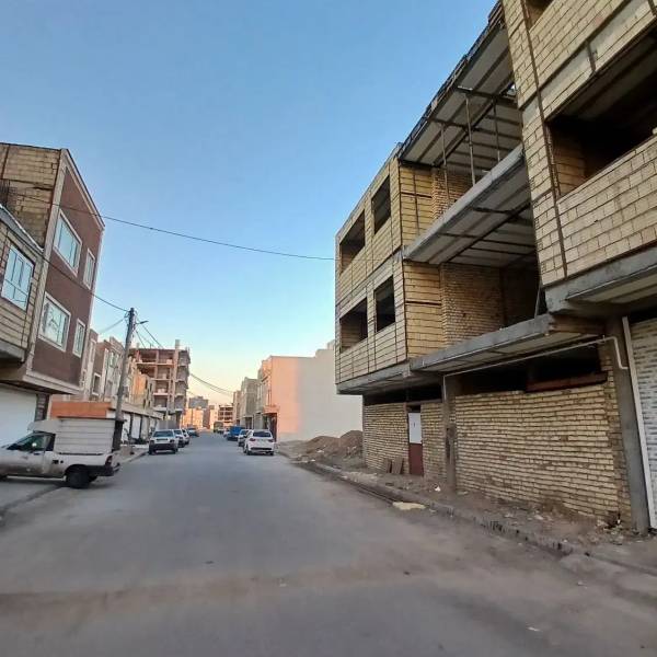 ۳طبقه ۸۱متر قابلیت تجاری داره کلهری حیدریان