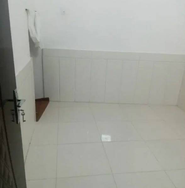                                             خانه ویلایی جنوبی سلامت
                                                                                منزل ویلایی
                                        در دروازه چوبی قم