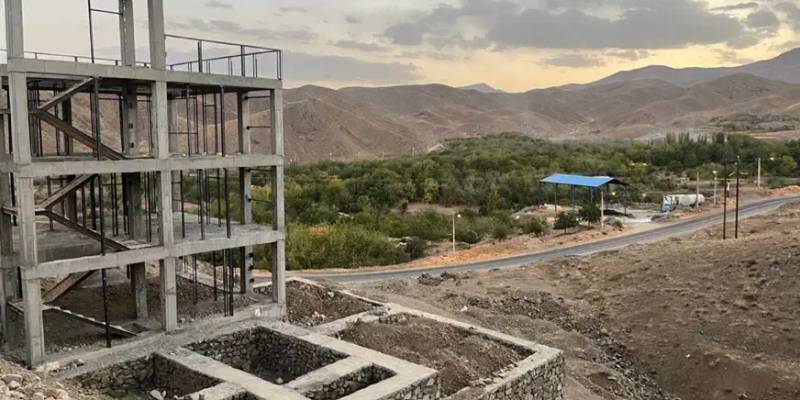 زمین ۲۰۳ متر در شهر زیبای قاهان