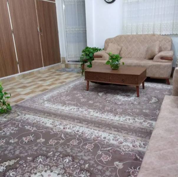                                             سه طبقه فروشی اکبراباد
                                                                                منزل ویلایی
                                        در شهر قائم قم