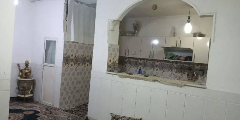                                             خانه ویلایی
                                                                                منزل ویلایی
                                        در شهرک امام حسین قم