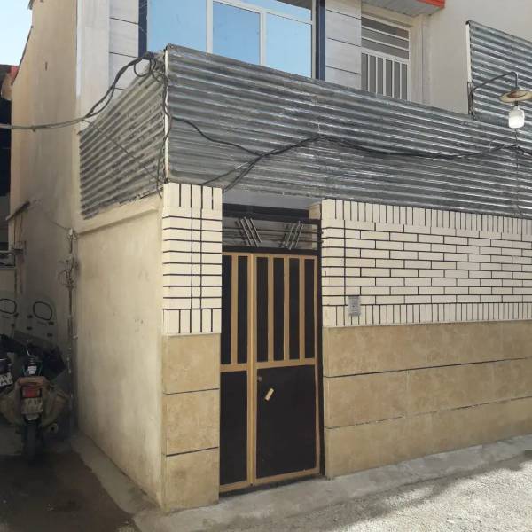                                             خانه فروشی
                                                                                منزل ویلایی
                                        در آذر (نکویی) قم