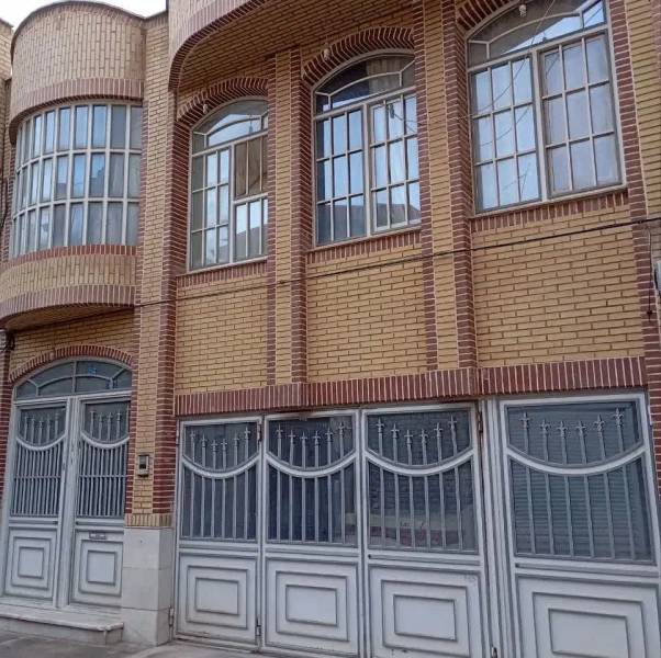                                             ویلایی دوطبقه ۱۵خرداد
                                                                                منزل ویلایی
                                        در شاه سید علی قم