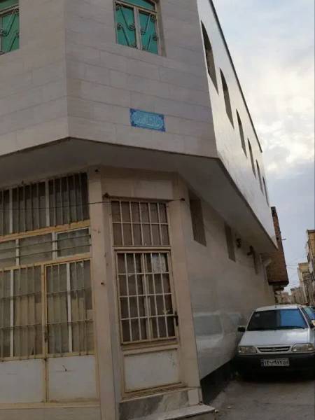                                             منزل ویلایی ۱۱۱ متر ۳ طبقه کاملا مجزا
                                                                                منزل ویلایی
                                        در شهرک مهدیه (مدرس) قم