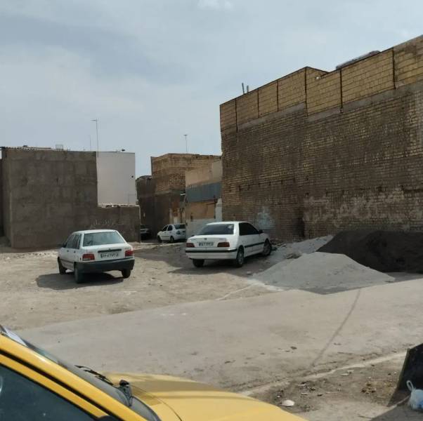                                             زمین مسکونی
                                                                                زمین و باغ
                                        در سراجه (۱۵ خرداد) قم