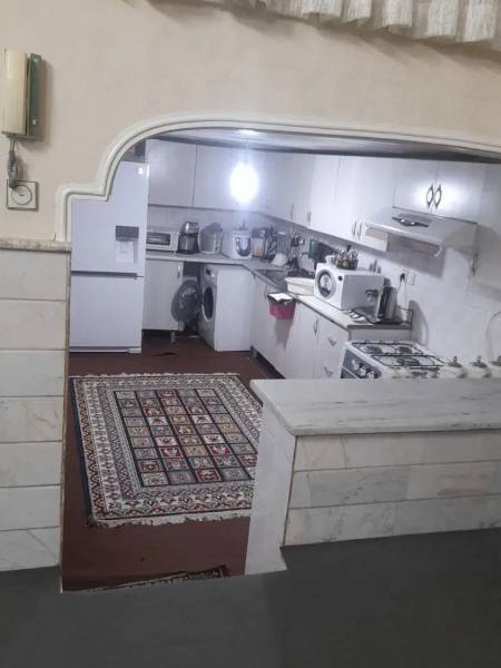                                             خانه دو طبقه ونیم ویلایی
                                                                                منزل ویلایی
                                        در تعویض پلاک قم