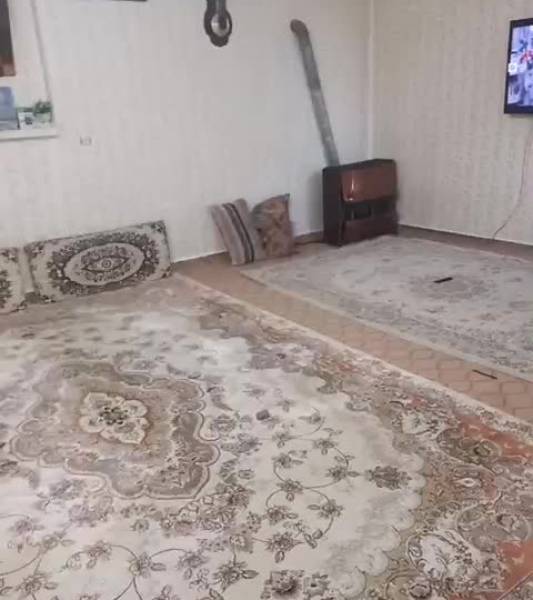                                             خونه پشت قواره ۲ طبقه
                                                                                منزل ویلایی
                                        در ولیعصر قم