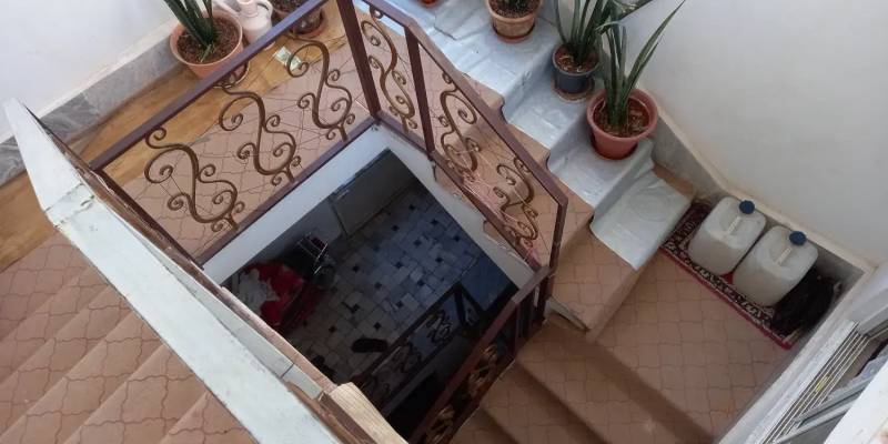                                             ویلایی.دو و نیم طبقه.پشت قواره
                                                                                منزل ویلایی
                                        در شاه ابراهیم قم