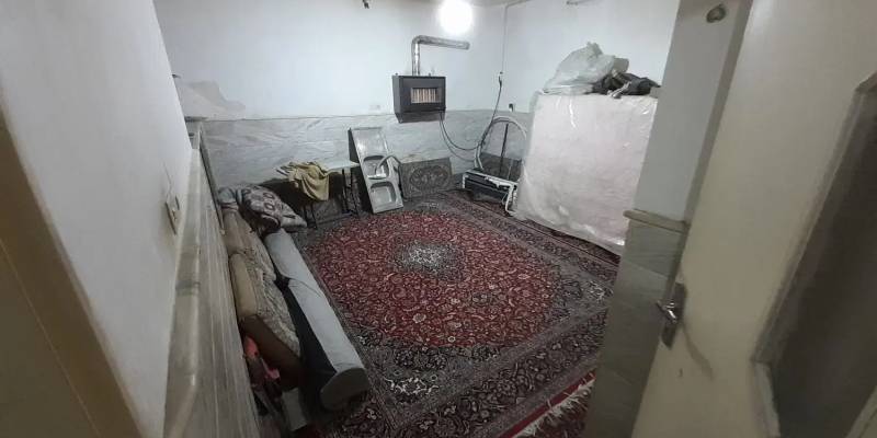                                             دو واحد خانه
                                                                                آپارتمان
                                        در شهرک امام حسین قم