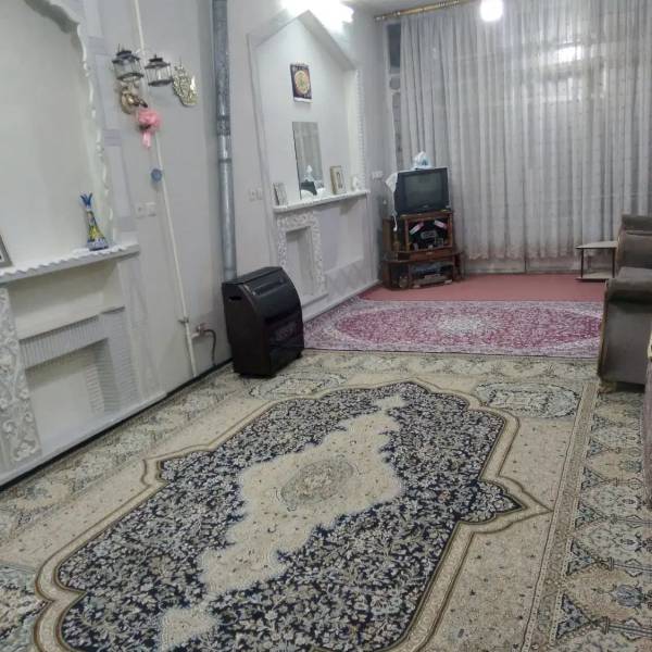                                             خانه سه طبقه 100متری
                                                                                منزل ویلایی
                                        در هفت تیر قم