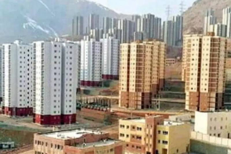                                             200 متر زمین _ با سند تک برگ (سبز) درجمکران _
                                                                                زمین و باغ
                                        در انسجام قم