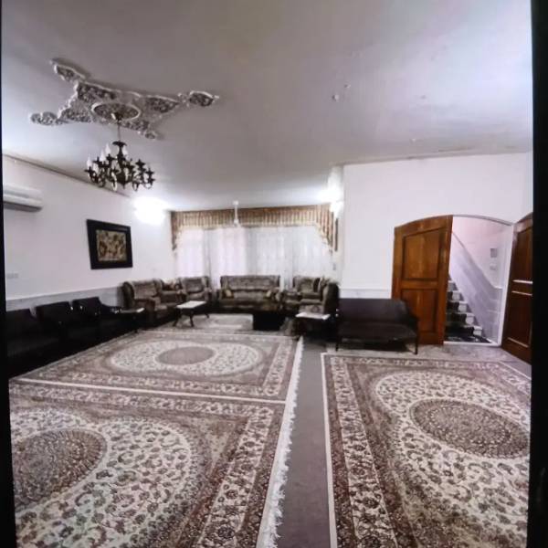                                             منزل ویلایی هنرستان
                                                                                منزل ویلایی
                                        در هنرستان قم