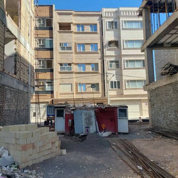                                             زمین قلفتی ۱۵۰متری
                                                                                زمین و باغ
                                        در باغ کرباسی قم