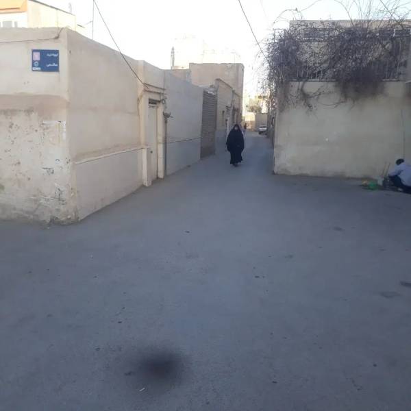                                             فروش کلنگی مناسب ساخث و ساز
                                                                                زمین و باغ
                                        در حمام تالار قم