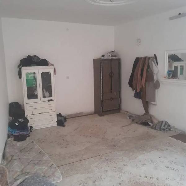                                             فروش خانه
                                                                                منزل ویلایی
                                        در سراجه (۱۵ خرداد) قم