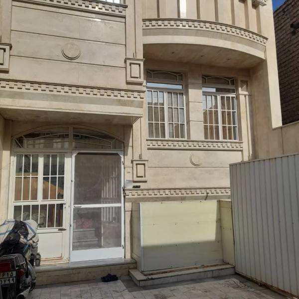                                             ۱۲۰متر دوطبقه شمالی حیاط ماشین رو شش دانگ معاوضه
                                                                                منزل ویلایی
                                        در علی آباد سعدگان قم