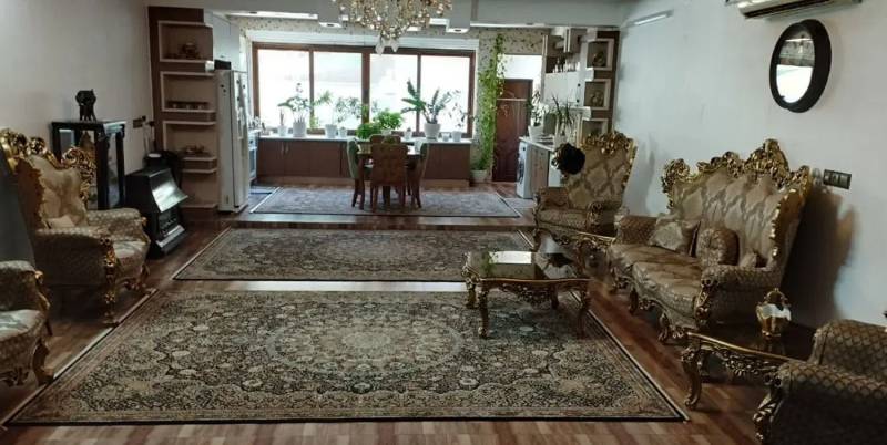                                             ویلایی 150متر.آزادگان.فقط معاوضه باپردیسان
                                                                                منزل ویلایی
                                        در آزادگان قم