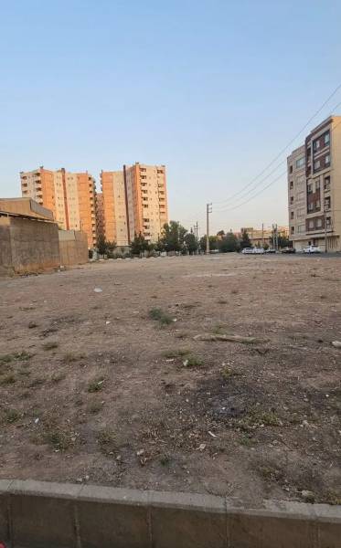                                             زمین به متراژ200متر در خیابان امام
                                                                                زمین و باغ
                                        در مسجد امام حسن قم