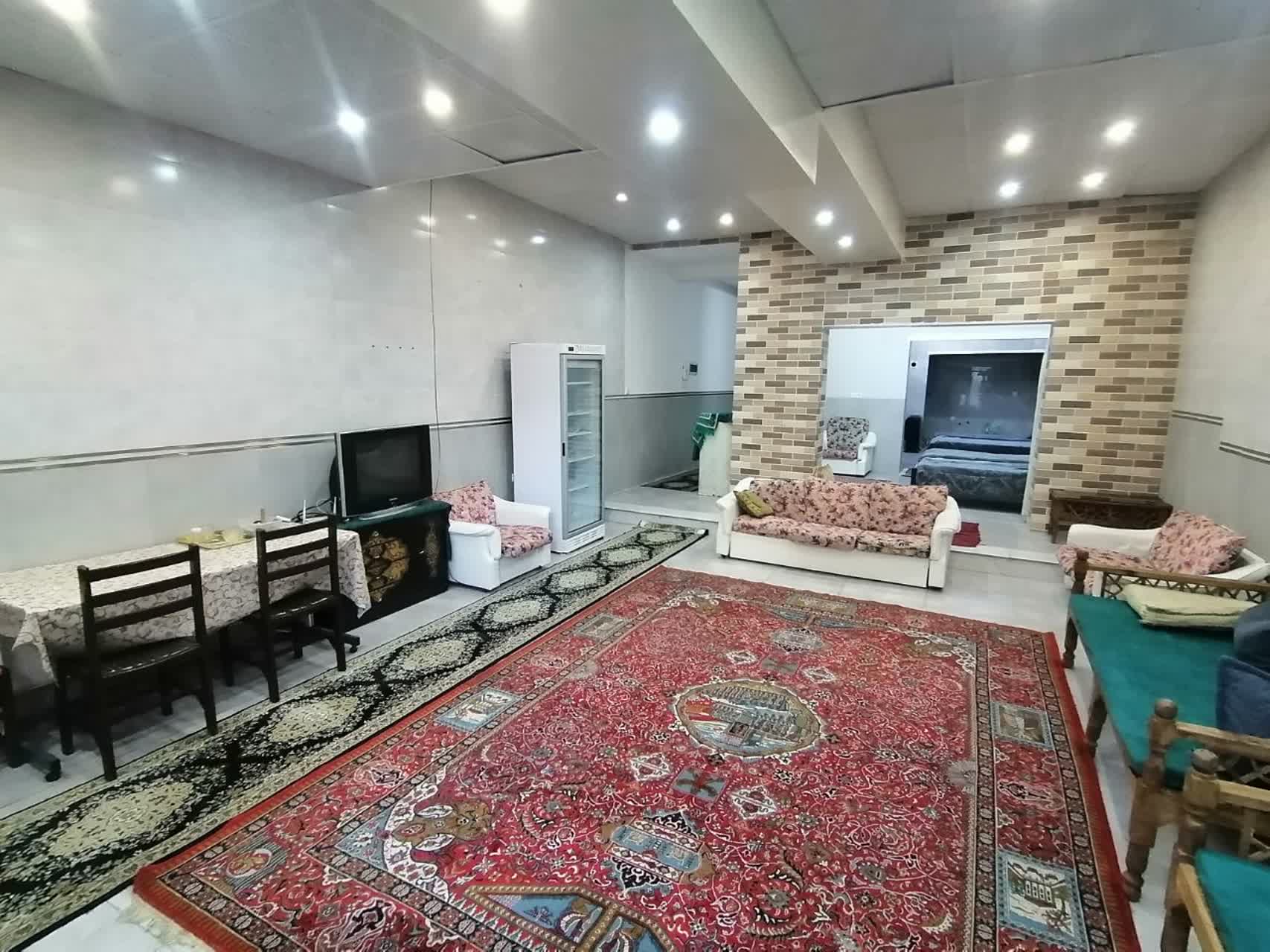                                         منزل ویلایی
                                        در صفائیه قم