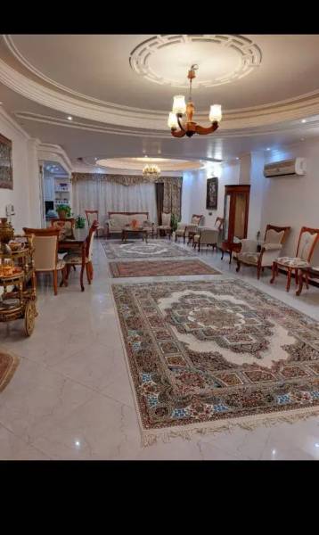                                             اپارتمان فروشی ۳ طبقه یکجا
                                                                                آپارتمان
                                        در شاه سید علی قم