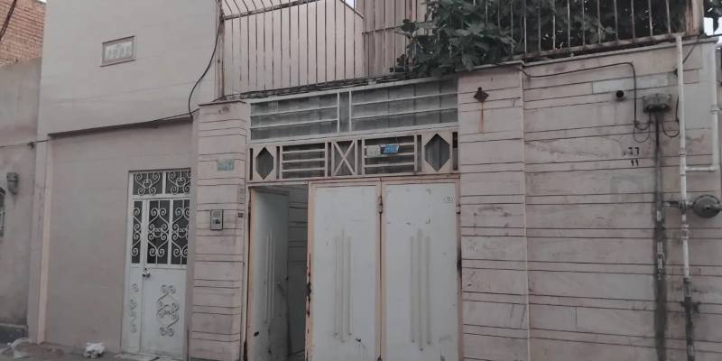                                             منزل دوطبقه همکف وطبقه بالا زمین ۱۴۰مترسندششدانگ
                                                                                منزل ویلایی
                                        در وادی السلام قم