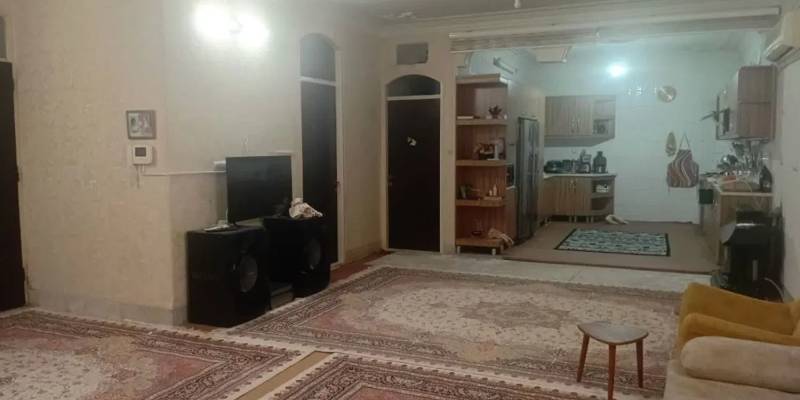                                            خانه ویلایی171متر
                                                                                منزل ویلایی
                                        در زنبیل آباد قم