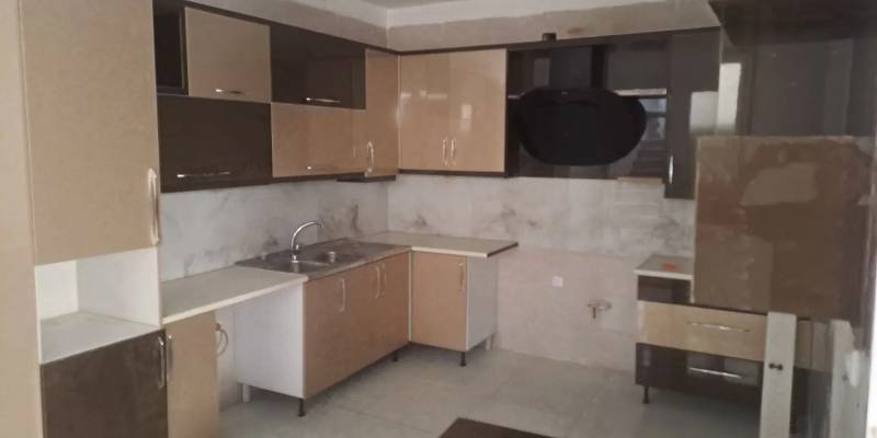                                             ویلایی  زنبیل آباد
                                                                                منزل ویلایی
                                        در زنبیل آباد قم