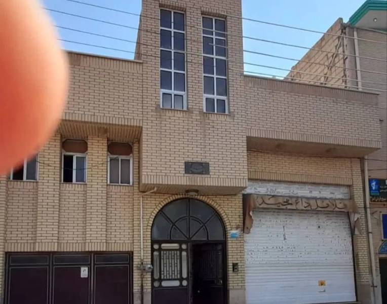                                             منزل مسکونی
                                                                                منزل ویلایی
                                        در وادی السلام قم