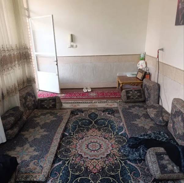                                             خانه ویلایی 99متر _دونیم طبقه_تک خواب
                                                                                منزل ویلایی
                                        در نخودی قم