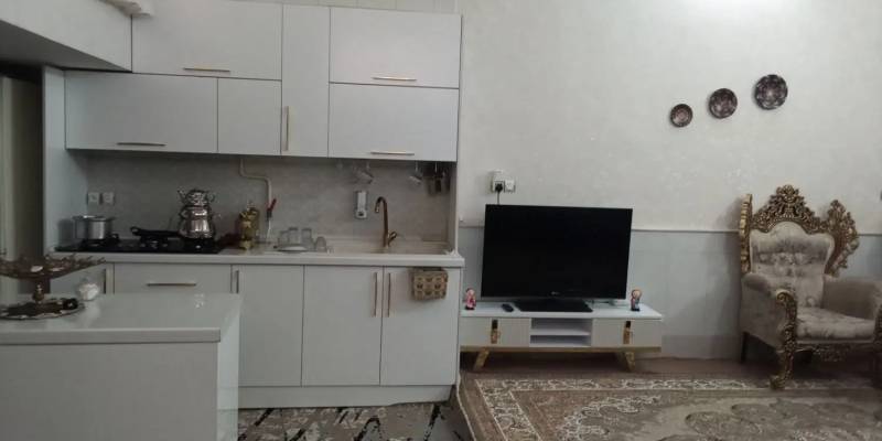                                             دو طبقه 70 متری
                                                                                منزل ویلایی
                                        در سراجه (۱۵ خرداد) قم