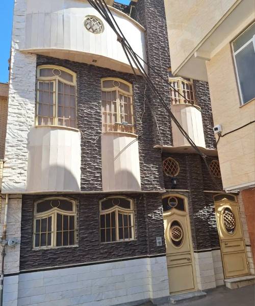 منزل فروش سه طبقه ۲۱۰ متر در ال یاسین