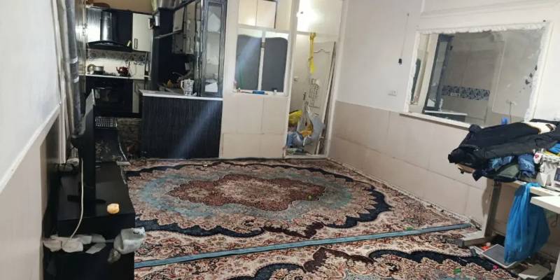                                             منزل ۶۰ متری در خیابان امام
                                                                                منزل ویلایی
                                        در کیوانفر قم