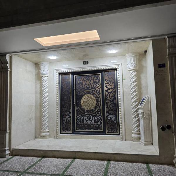                                             ۱۱۰ متری شهید کریمی
                                                                                آپارتمان
                                        در انسجام قم