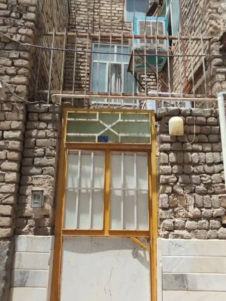                                             منزل 55 متری پشت قواره کوچه 6 متری دو طبقه
                                                                                منزل ویلایی
                                        در شهرک امام حسین قم