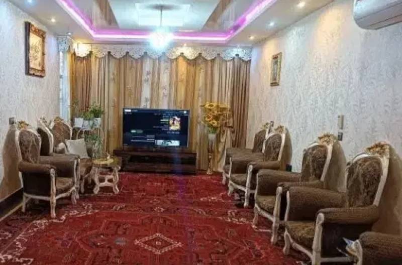                                             منزل ومغازه۳۰۸‌متر
                                                                                منزل ویلایی
                                        در شهرک مهدیه (مدرس) قم