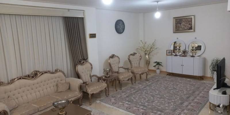                                             الهیه ۱، برِ پاییزان، ۱۰۴متری
                                                                                آپارتمان
                                        در بنیاد قم