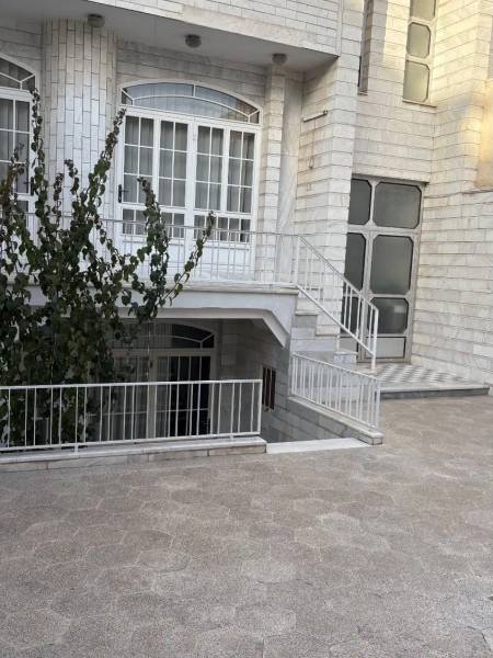                                             خونه ویلایی باجک 2
                                                                                منزل ویلایی
                                        در باجک یک قم