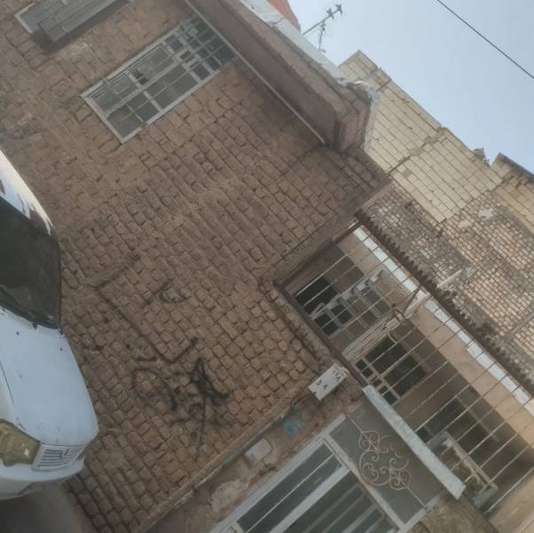                                             مسکونی دو طبقه دربست
                                                                                زمین و باغ
                                        در شهرک امام حسین قم