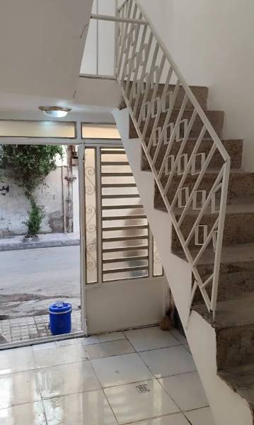 یه باب منزل فروشی