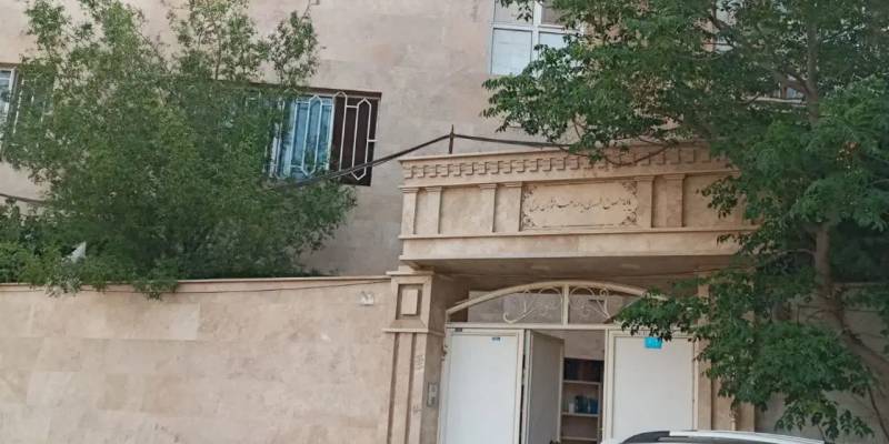 فروش ویلایی سه طبقه ۱۲۶ متری در بهترین کوچه جمکرا